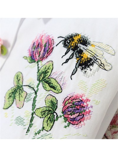 MP Studia Fragrant Clover Water Soluble Cross Stitch Kit (Canvas, Threads & Chart Included) - B-531