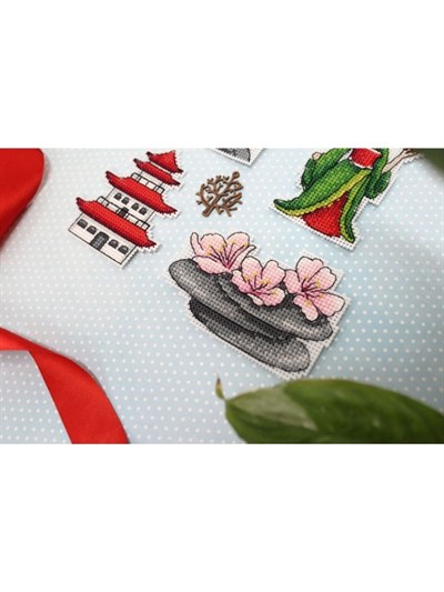 MP Studia Plastic Aida Cross Stitch Kit - P-0336