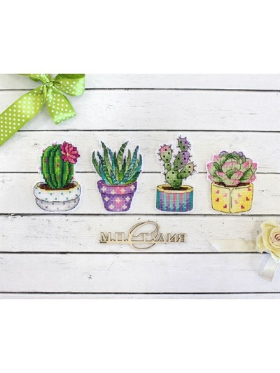 MP Studia Plastic Aida Cross Stitch Kit - P-0419