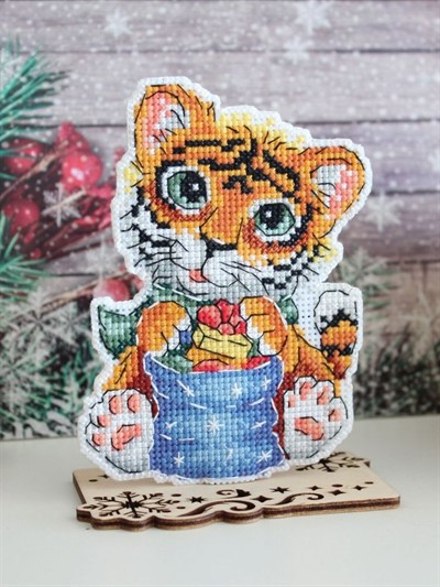 MP Studia Plastic Aida Cross Stitch Kit - P-0588