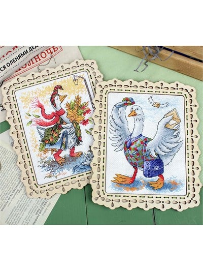 MP Studia Autumn Walk Cross Stitch Kit (Aida, Threads & Chart Included) - M-795