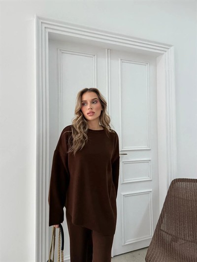 ASİMETRİK DETAY KAZAK VE PANTOLONLU TRİKO İKİLİ TAKIM KAHVE RY-8010