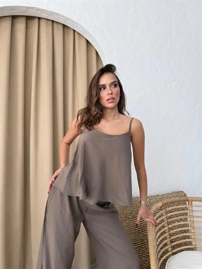 ASKILI BLUZ VE PANTOLONLU ÇİLEK İKİLİ TAKIM KAHVE