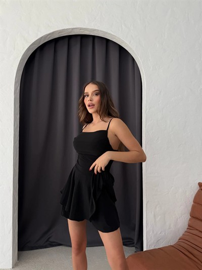 ASKILI ŞORTLU SANDY ELBİSE SİYAH