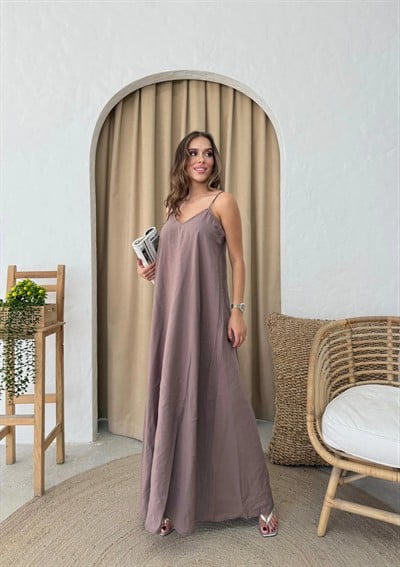 ASKILI UZUN ÇİLEK ELBİSE AÇIK KAHVE