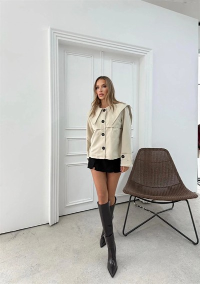 BEBE YAKA DÜĞME DETAY İÇ ASTARLI TRENÇKOT KREM