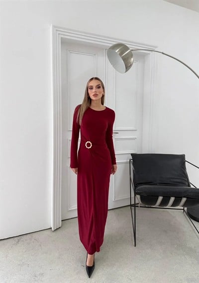 BEL DRAPE AKSESUAR DETAY UZUN SANDY ELBİSE BORDO