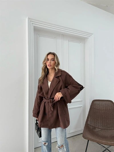 BEL KUŞAKLI DÜĞME DETAY İÇ ASTARLI OVERSİZE KISA TRENÇKOT KAHVE