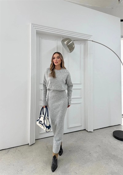 BİSİKLET YAKA YUMOŞ DOKULU BEL KATLAMA DETAY UZUN TRİKO ELBİSE GRİ