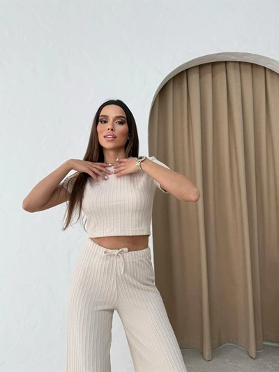 CROP VE PANTOLONLU BEL BAĞCIKLI TRİKO İKİLİ TAKIM KREM