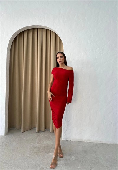 DRAPELİ TEK KOL UZUN SANDY ELBİSE KIRMIZI