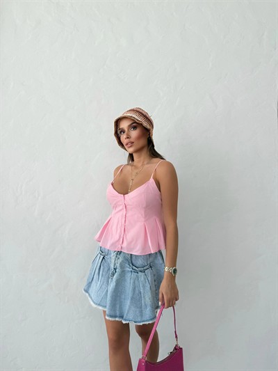 DÜĞME DETAY ASKILI BLUZ PEMBE