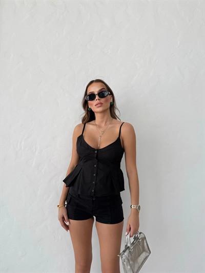 DÜĞME DETAY ASKILI BLUZ SİYAH