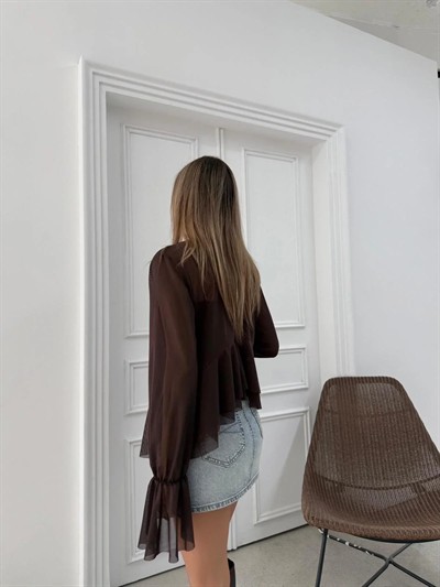 İSPANYOL KOL BAĞLAMA DETAY TÜL ATLETLİ BLUZ KAHVE