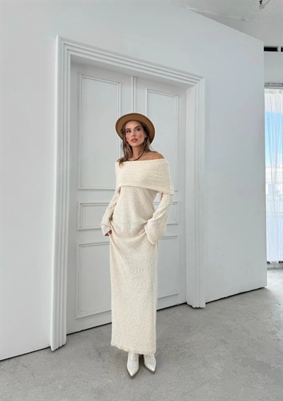 İSPANYOL KOL MADONNA YAKA UZUN TRİKO ELBİSE KREM