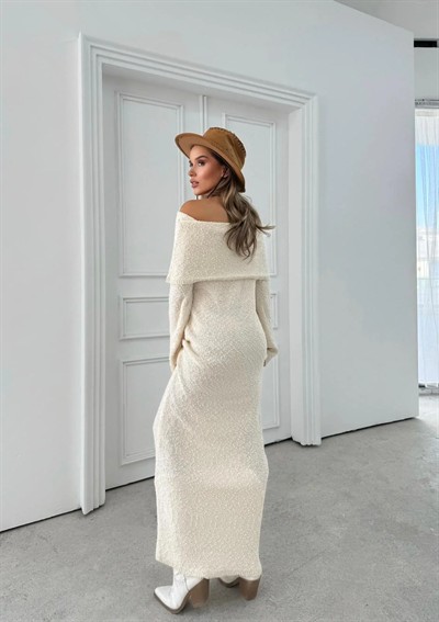 İSPANYOL KOL MADONNA YAKA UZUN TRİKO ELBİSE KREM