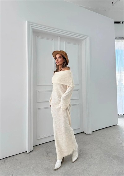 İSPANYOL KOL MADONNA YAKA UZUN TRİKO ELBİSE KREM