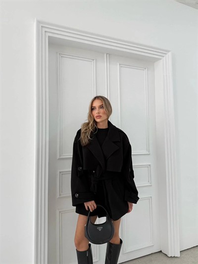 KAŞE BEL VE KOL KUŞAKLI İÇ ASTARLI DÜĞME DETAY TRENÇ SİYAH 2026