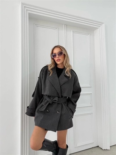 KAŞE BEL VE KOL KUŞAKLI İÇ ASTARLI DÜĞME DETAY TRENÇ ANTRASİT 2026