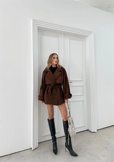 KAŞE BEL VE KOL KUŞAKLI İÇ ASTARLI DÜĞME DETAY TRENÇ KAHVE 2026