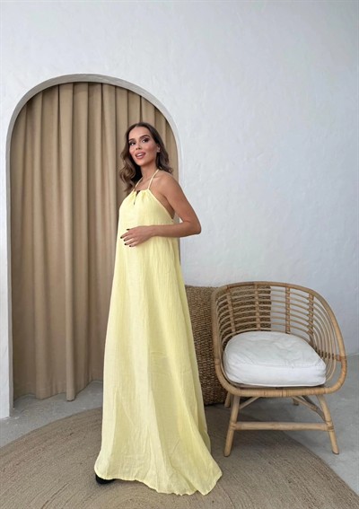 KEMERLİ BOYUN BAĞLAMA DETAY SIRT DEKOLTEUZUN ASTARLI KETEN ELBİSE SARI