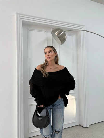 MADONNA YAKA ÖRGÜ DESENLİ KAZAK SİYAH