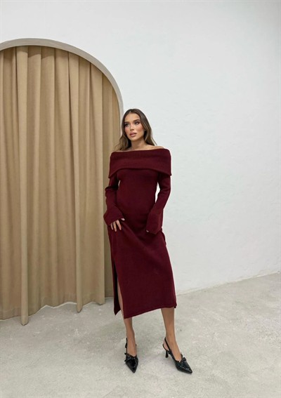 MADONNA YAKA YIRTMAÇLI UZUN TRİKO ELBİSE BORDO