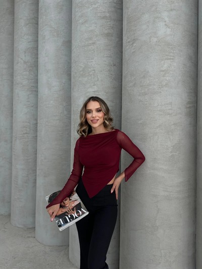OMUZ PENCERE DETAY ASİMETRİK KOL TÜL CROP BLUZ BORDO