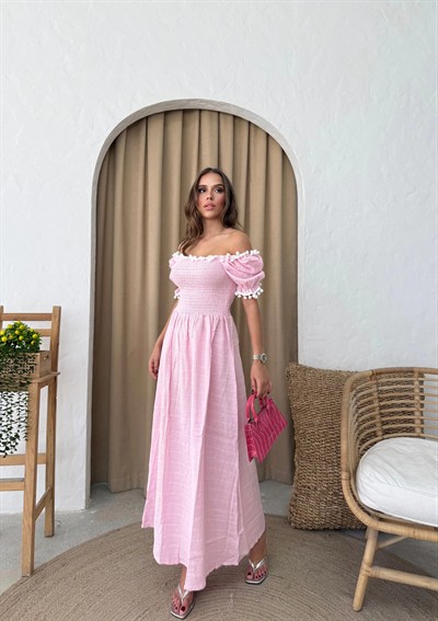 PONPONLU GİPELİ KETEN UZUN ELBİSE PEMBE