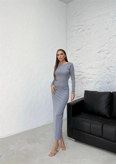 SIRT DEKOLTE DETAY SANDY UZUN ELBİSE GRİ