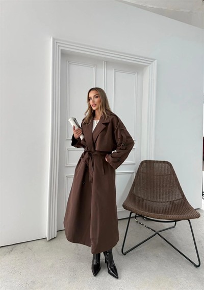 UZUN BEL VE KOL KUŞAKLI DÜĞME DETAY İÇ ASTARLI OVERSİZE TRENÇKOT KAHVE