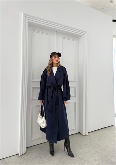 UZUN BEL VE KOL KUŞAKLI DÜĞME DETAY İÇ ASTARLI OVERSİZE TRENÇKOT LACİVERT