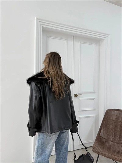 YAKA KÜRK VE BEL KUŞAKLI DERİ MONT SİYAH