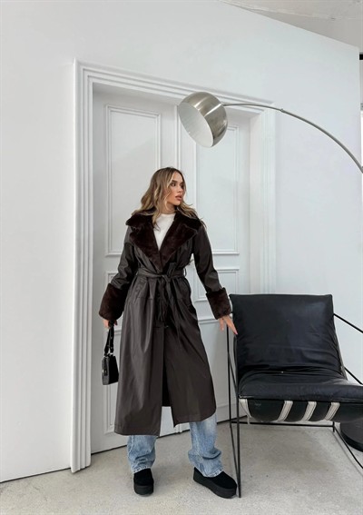 YAKA VE KOL KÜRK DETAY İÇ ASTARLI UZUN DERİ TRENÇ KAHVE