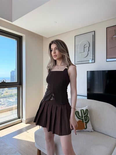 Askı Aksesuar Detay Kare Yaka Yırtmaçlı Bluz Kahve 2301