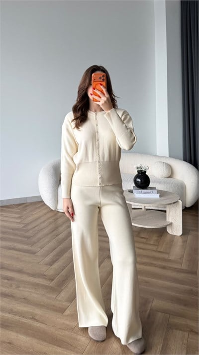 Çıtçıt Detay Hırka ve Pantolonlu Triko Takım Ekru 2533