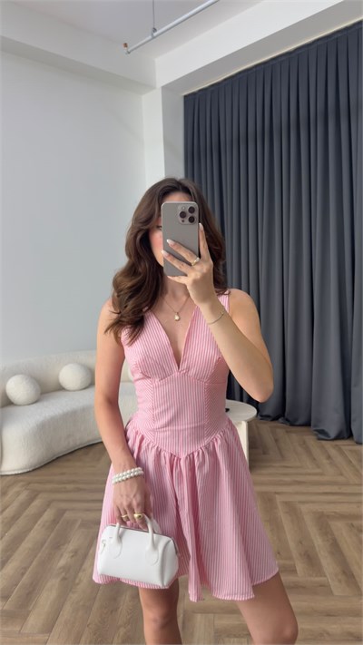 Çizgili Ön ve Arka V Yaka Etek Volanlı Gofre Elbise Pembe 2391