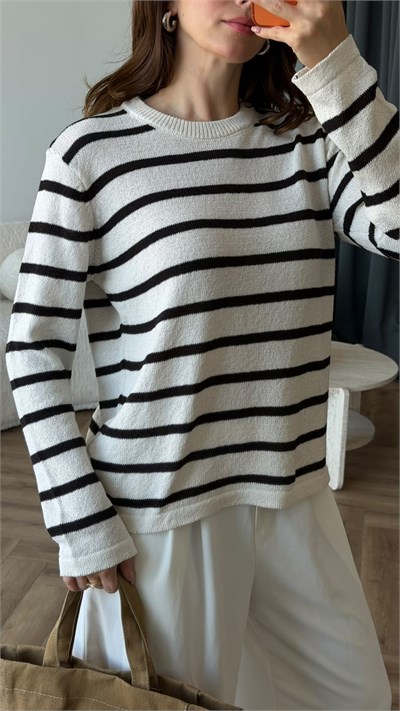 Çizgili Oversize Kazak Beyaz 2405