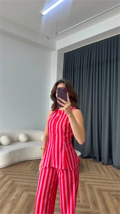 Çizgili Volanlı Bluz ve Pantolonlu İkili Takım Pembe Kırmızı 2384