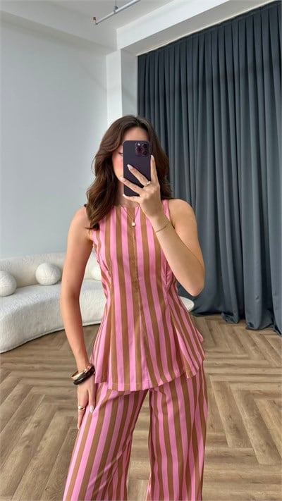 Çizgili Volanlı Bluz ve Pantolonlu İkili Takım Pembe Vizon 2384