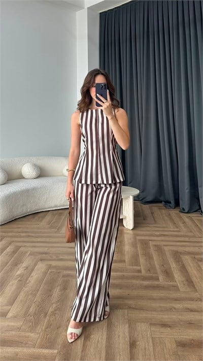 Çizgili Volanlı Bluz ve Pantolonlu İkili Takım Kahve Beyaz 2384