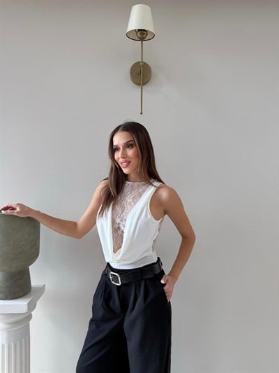 Degaje Yaka Dantel Detay Bodysuit Beyaz 2083