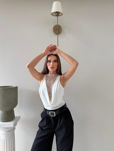 Degaje Yaka Dantel Detay Bodysuit Beyaz 2083