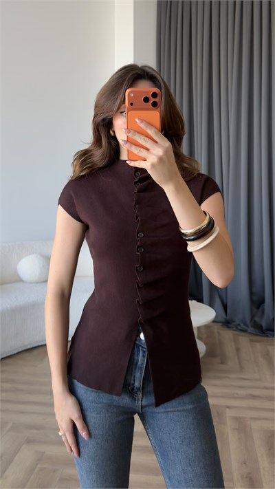 Dik Yaka Ön Pileli Düğme Detay Triko Bluz Kahve 2411