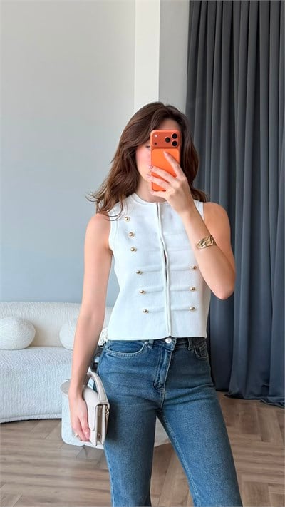 Düğme Detay Ağraflı Triko Bluz Beyaz 2403