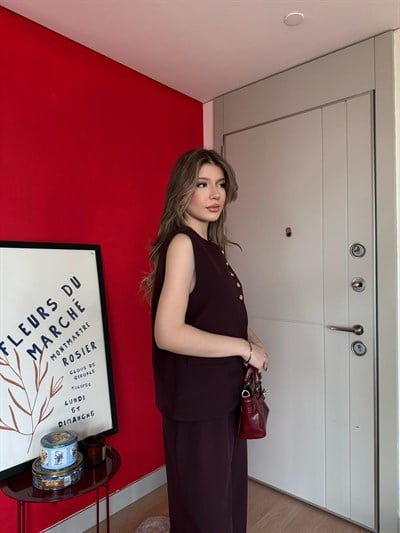 Gold Düğme Detay Asimetrik Kesim Yelek ve Pantolonlu İkili Takım Mürdüm 2160