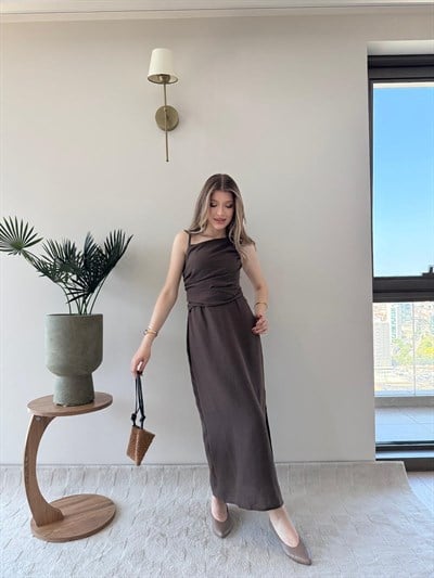 İp Askılı Aksesuar Detay Bel Drape Yırtmaçlı Astarlı Keten Elbise Kahve 2244