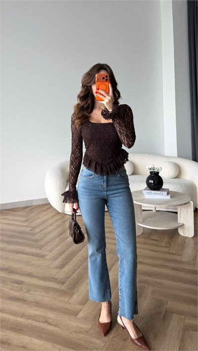 Kare Yaka Asimetrik Detay Dantel Bluz Kahve 2498