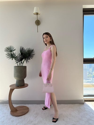 Kare Yaka Askı Aksesuar Detay Yırtmaçlı Modal Elbise Pembe 2333