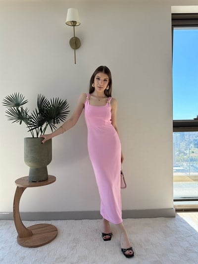 Kare Yaka Askı Aksesuar Detay Yırtmaçlı Modal Elbise Pembe 2333